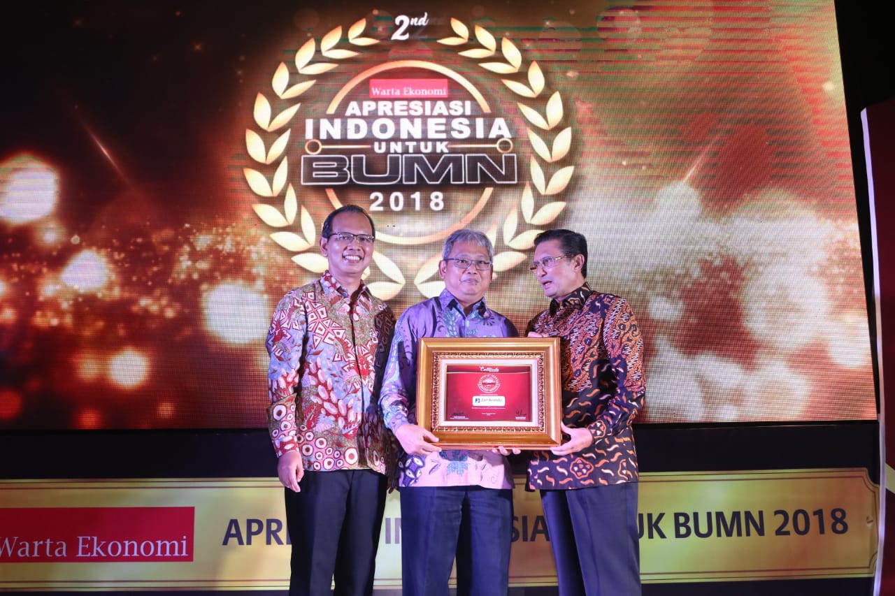Jamkrindo Menerima  Penghargaan Best SOE in Empowering Micro, Small and Medium Enterprises
