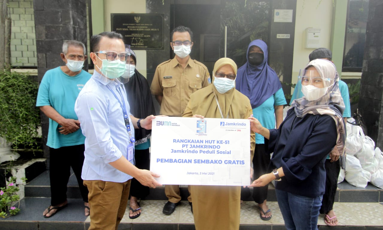 PT Jamkrindo Berikan Santunan untuk 1.000 Anak Yatim dan Bantuan 5.100 Paket Sembako