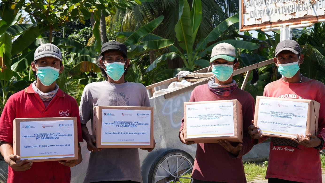 Rayakan Kemerdekaan, Jamkrindo Beri Bantuan Ratusan Paket Sembako