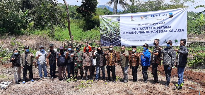 PT Jamkrindo Letakkan Batu Pertama Pembangunan Rumah Semai Salarea di Garut