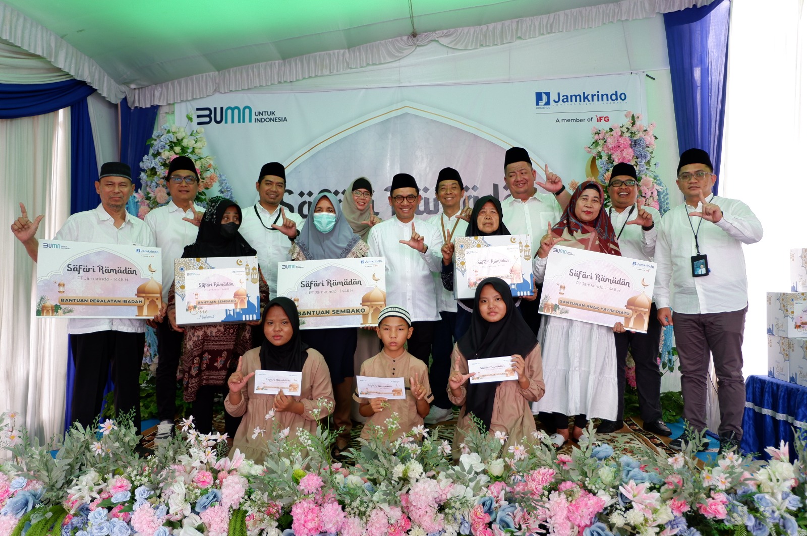 Berbagi Berkah di Bulan Ramadan, Jamkrindo Salurkan Bantuan Sosial di Palembang